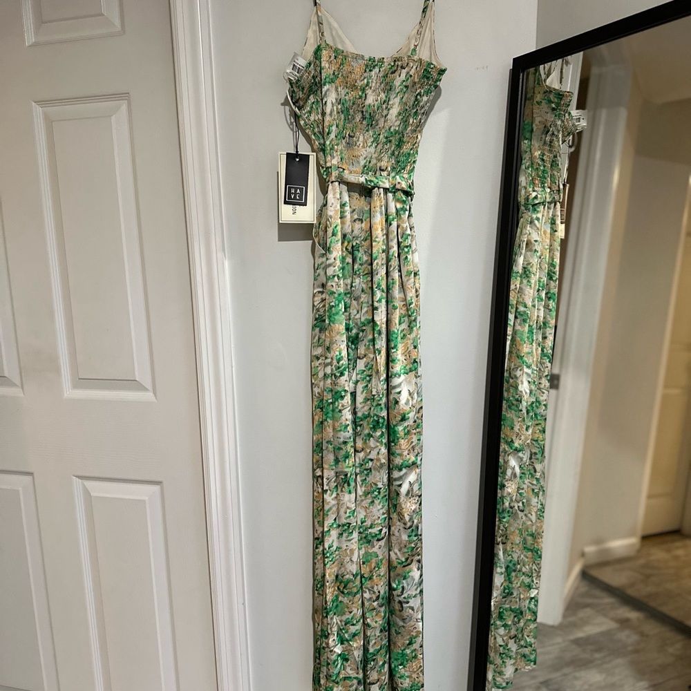 NWT” Gorgeous “ Floral Jumpsuit - Picture 8 of 13
